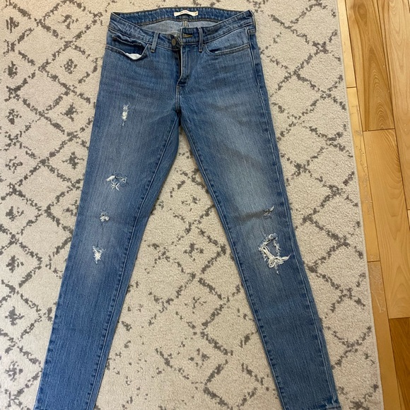 Levi’s Skinny Jean 711 - Picture 2 of 3